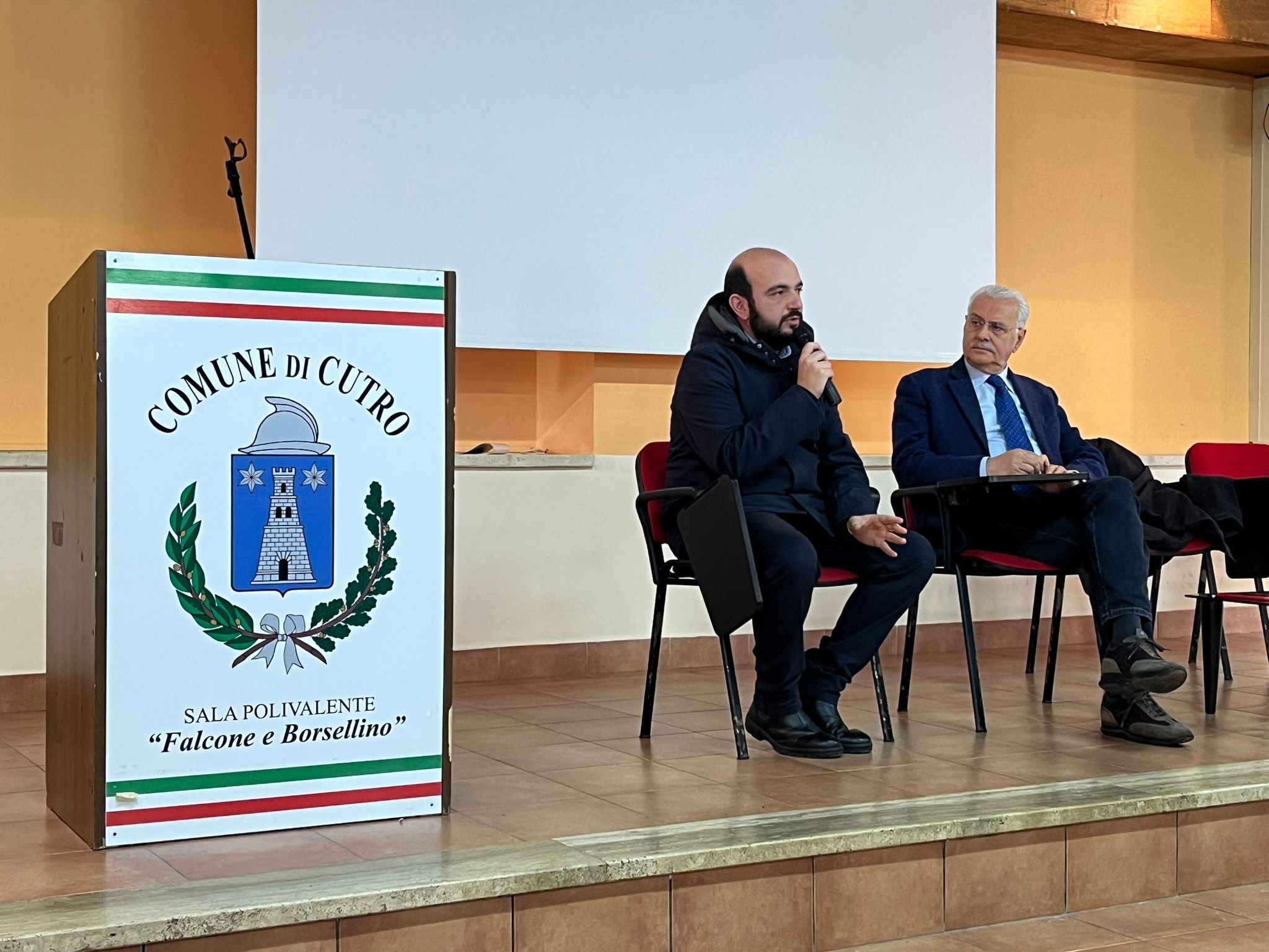 “Cutro è il nostro partito” minaccia di querelare il segretario comunale