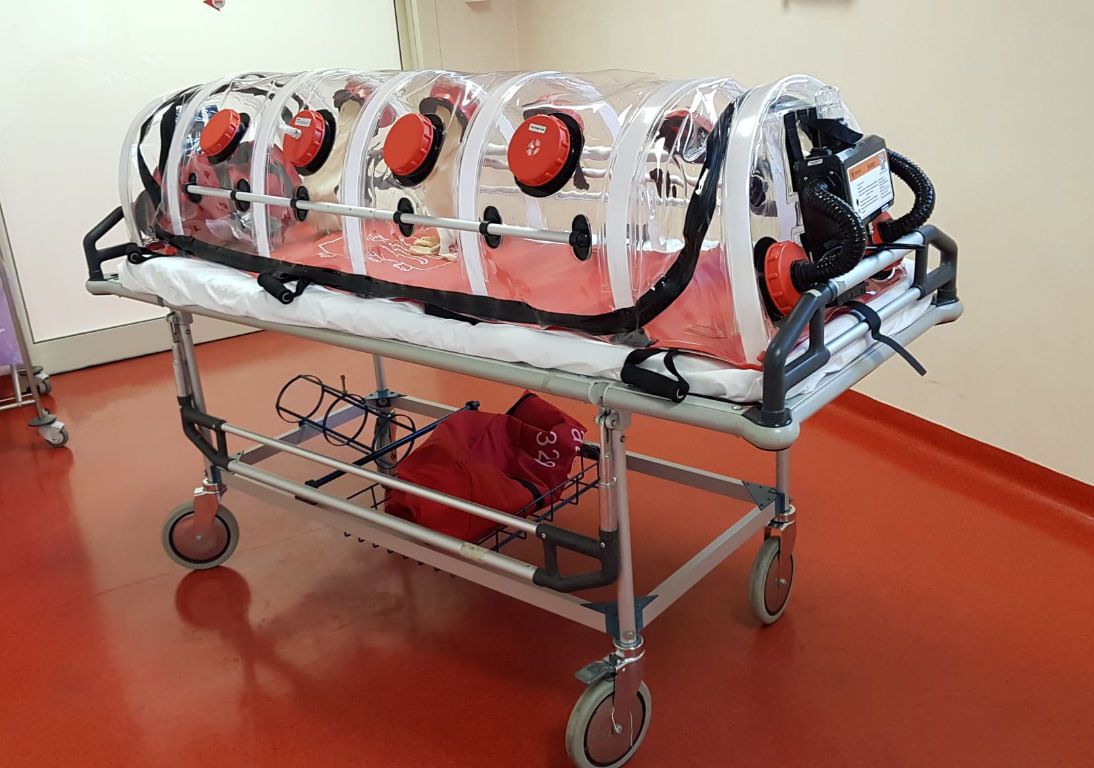 Coronavirus, all'Asp di Catanzaro arrivano cinque barelle di contenimento biologico