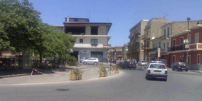 Il “caso” Isola Capo Rizzuto: vaccinazioni sotto la media regionale e boom di contagiati