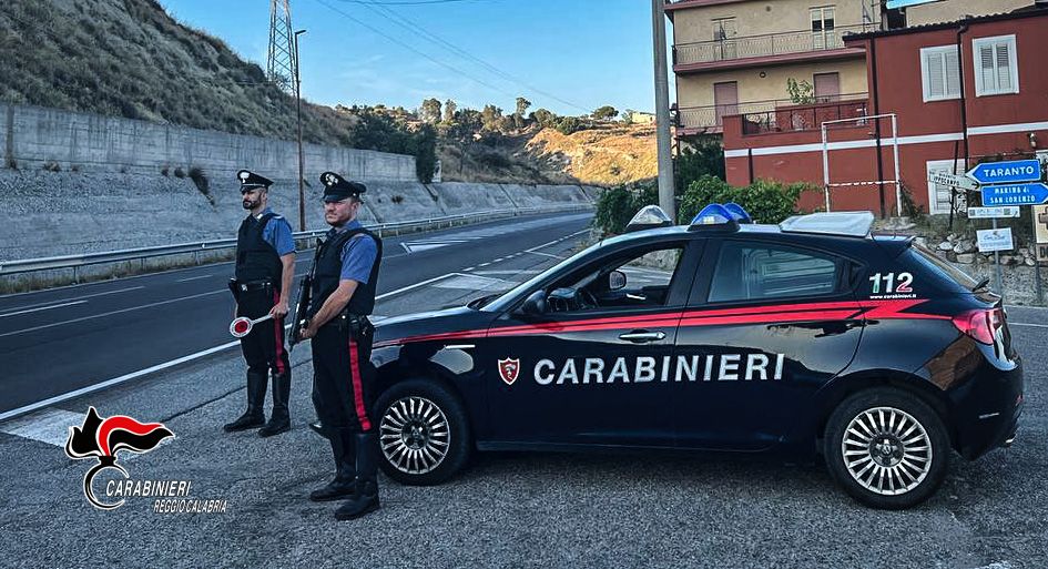 Fermato per un controllo minaccia i Carabinieri, una denuncia nel Reggino