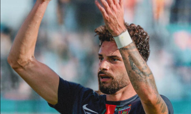 Squalificati per una giornata Ricciardi e Kourfalidis del Cosenza