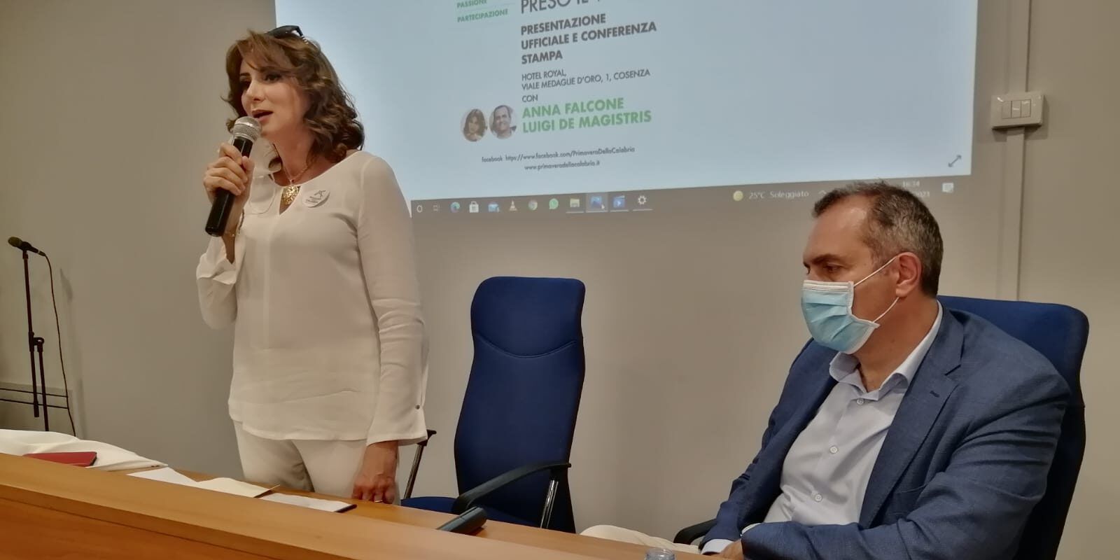 Falcone lancia la «rivoluzione della volontà». «Laboratorio politico per tutto il paese»