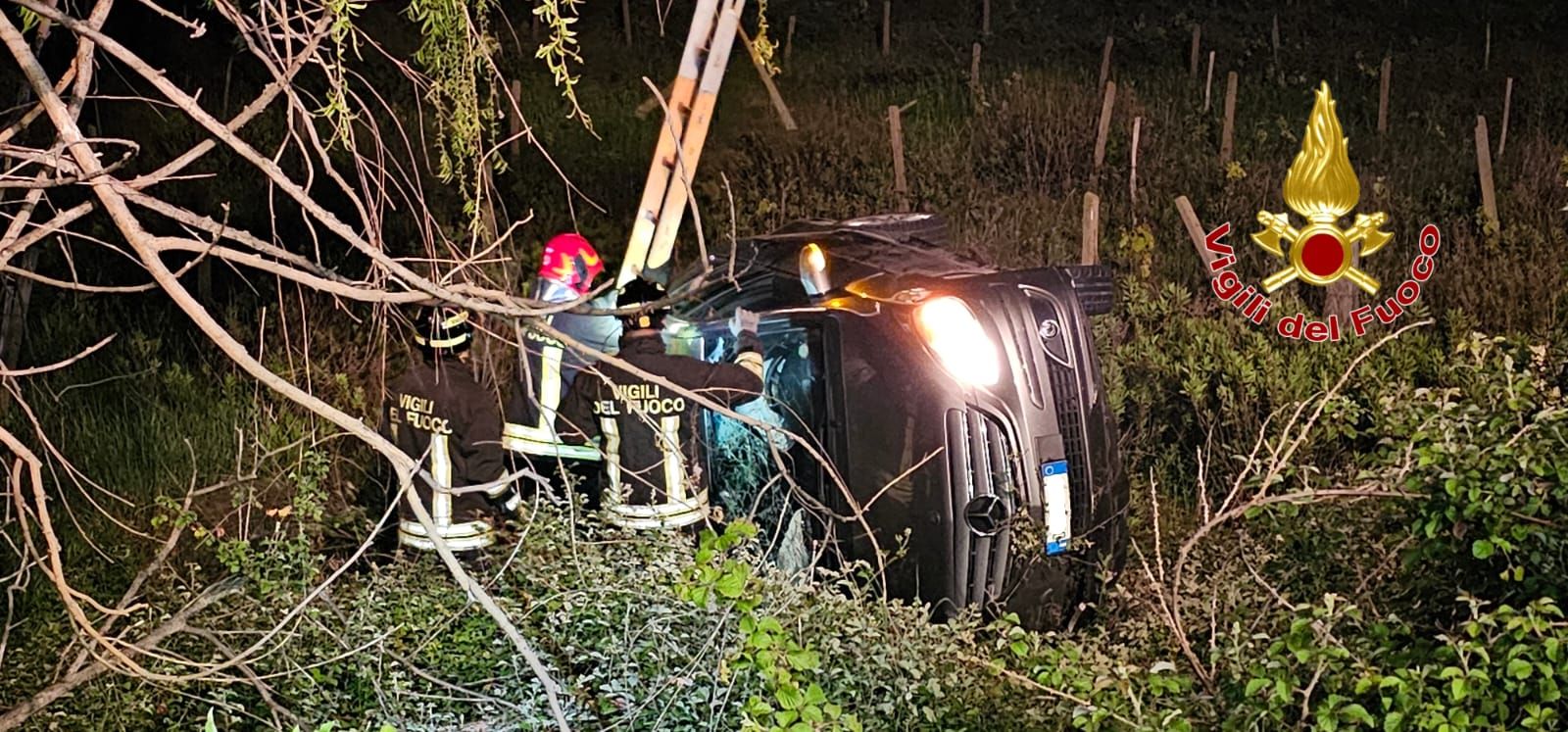 Incidente ad Isola Capo Rizzuto, feriti una donna e il figlio di 4 anni – FOTO E VIDEO
