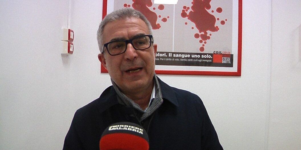 Docente aggredito dai genitori di un alunno a Cosenza. Il dirigente: «In corso un cambiamento antropologico della famiglia»