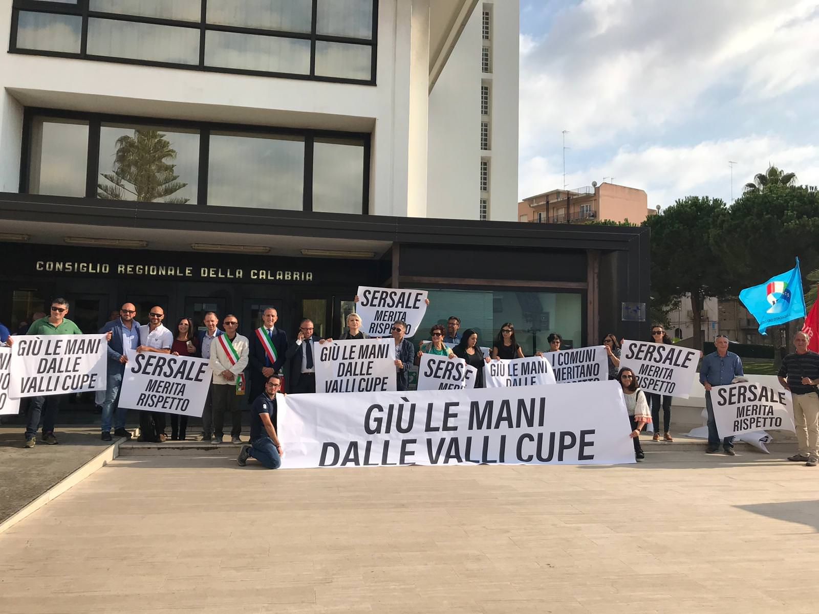Corap e Valli Cupe, le proteste che agitano Palazzo Campanella
