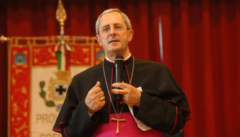 Morti nel rogo a Cosenza, Nolè: «Vittime di solitudine e povertà»