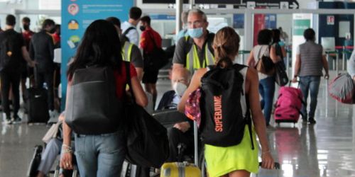 Estate, 27 milioni in viaggio ma si riducono durata e spesa