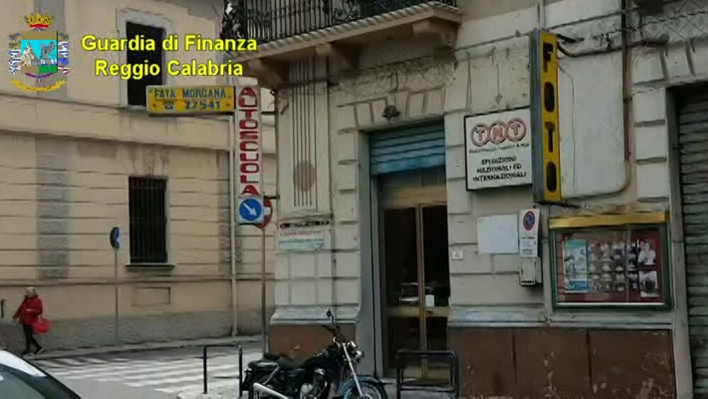 Patenti facili a Reggio: chiuse le indagini per 84 persone