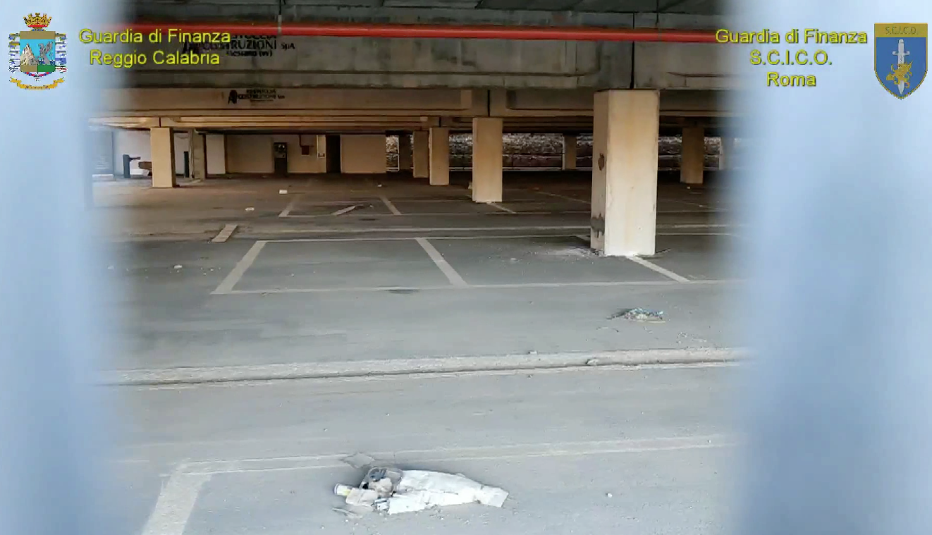 WATERFRONT | Soldi, auto e "promesse" in cambio di appalti e il silenzio dell'«uomo nostro»