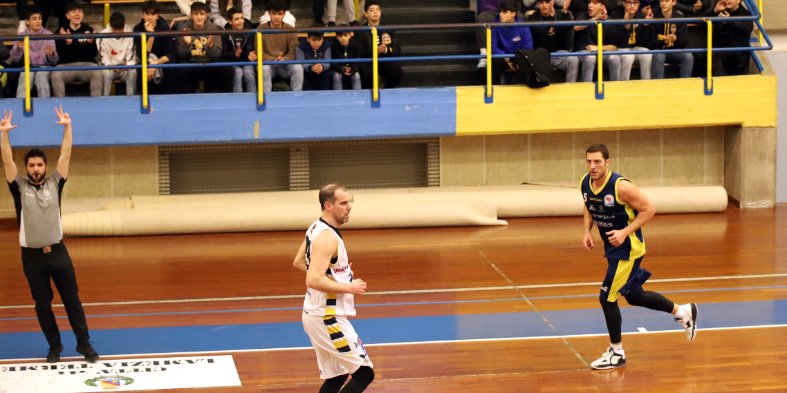Il Basketball Lamezia batte Potenza e continua a sperare nei playoff