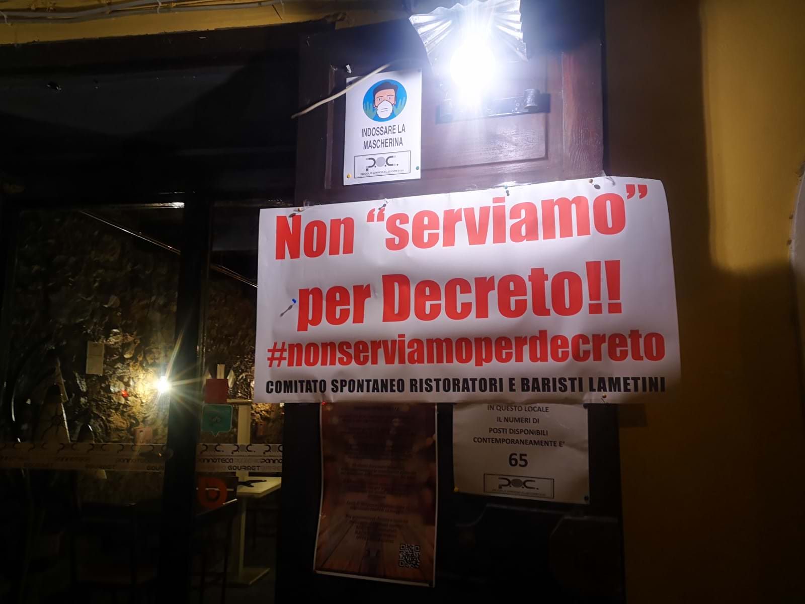 Lamezia, la protesta di baristi e ristoratori. «Non vediamo una via d'uscita» – VIDEO