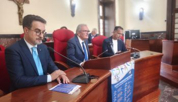 Vibo “rialza” il sipario, presentata la nuova stagione teatrale: da Serena Autieri a Giancarlo Giannini – FOTO