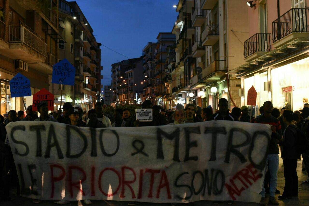 Prendocasa rioccupa uno stabile nel centro di Cosenza