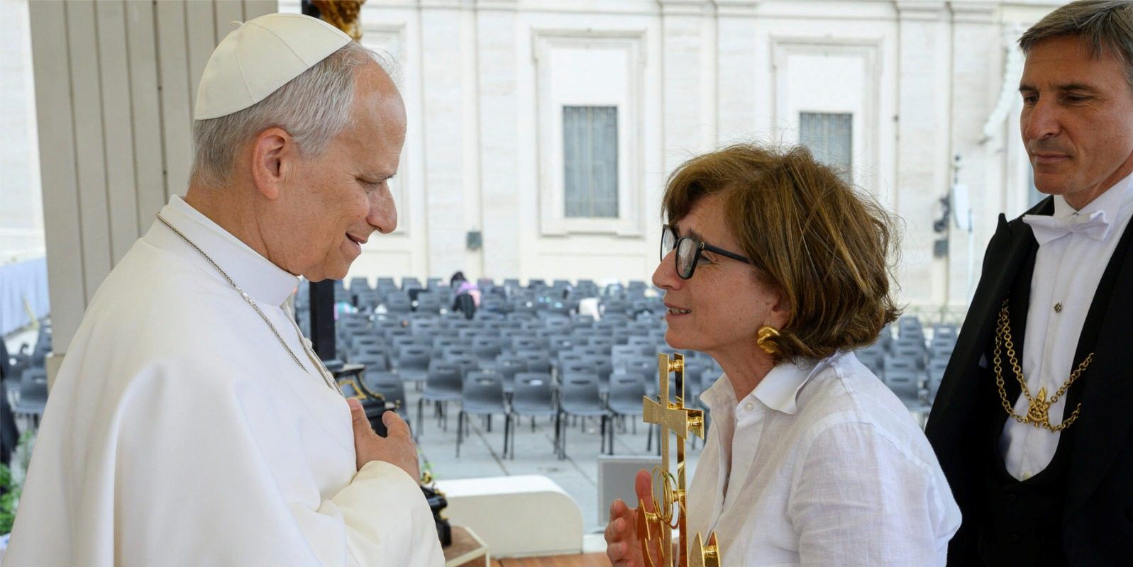 Papa Leone XIV benedice l’opera realizzata dall’artistico di San Giovanni in Fiore insieme a Michele Affidato