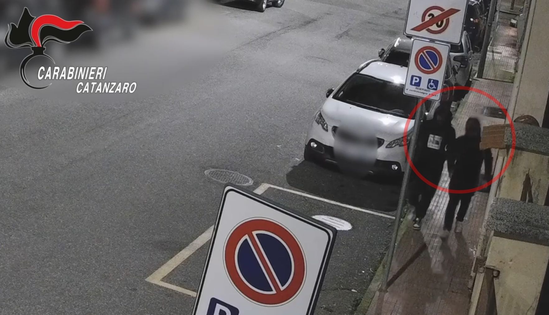 Lamezia, sgominata la baby gang che rubava e danneggiava auto – VIDEO