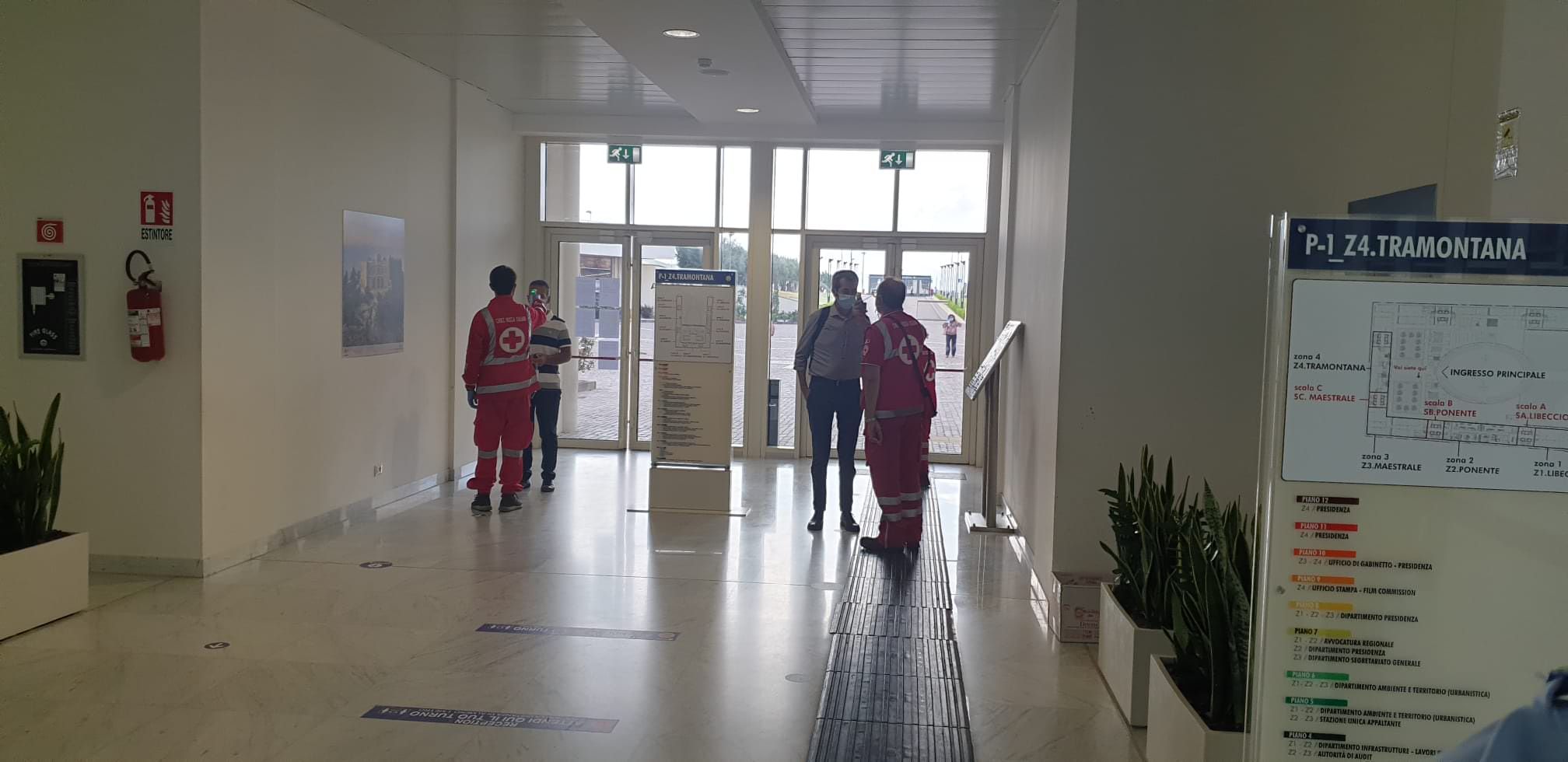 Coronavirus, controlli con termoscanner per accedere agli uffici della Regione