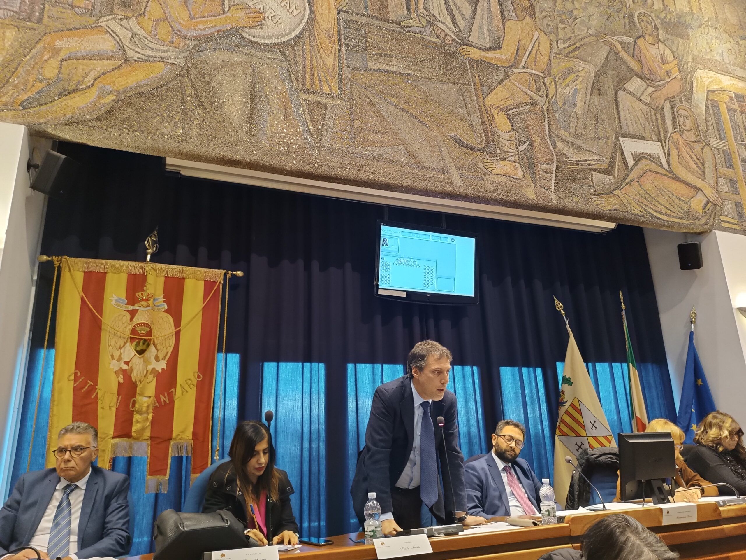 Catanzaro, l’anatra di Fiorita non è più “zoppa”. La Lega: «Il sindaco vuole solo tirare a campare»