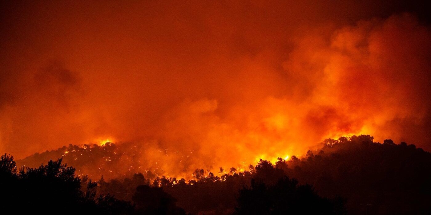 Incendi, Cgil: «In piena emergenza la giunta fa campagna elettorale»