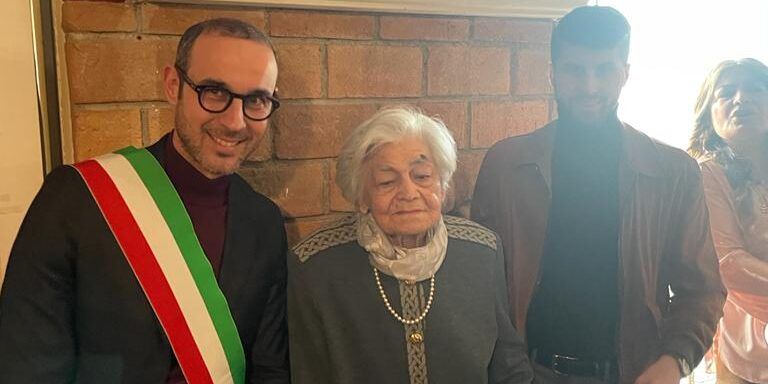 Cosenza festeggia i 100 anni della signora Renata Maria Cundari. Proverbiali i suoi racconti sui bombardamenti del 1943