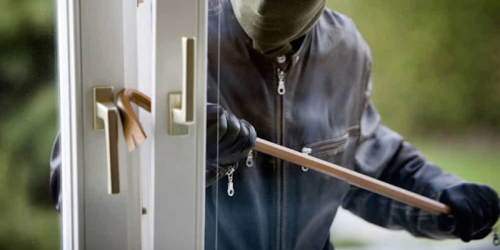 ladro appartamento furti