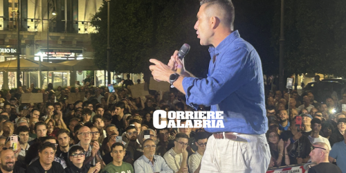 Elezioni Suppletive, Vannacci in piazza Duomo: «Volete Barabba o Reggio?»