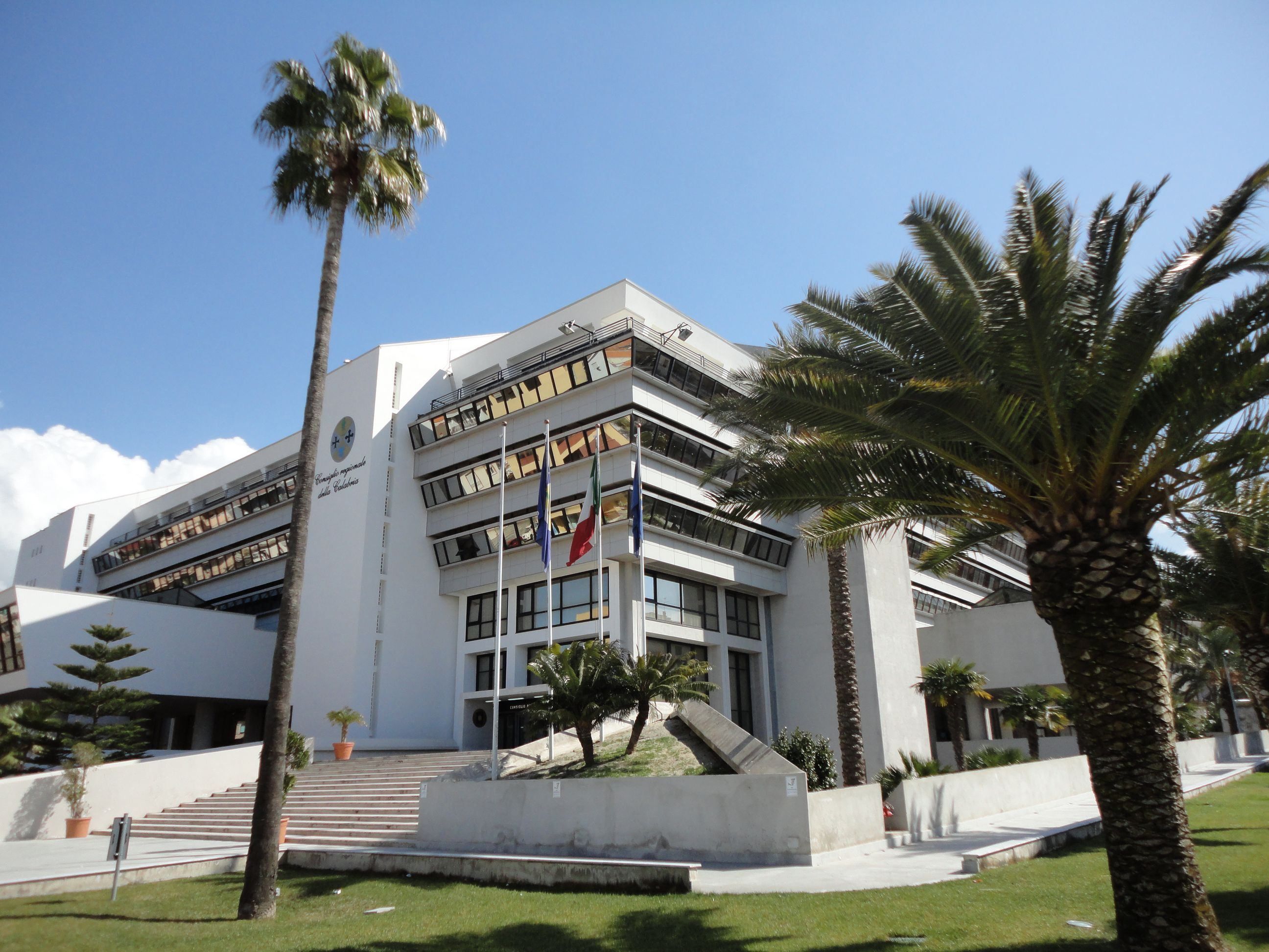 Dipendenti Consiglio, il sindacato si spacca sul contratto