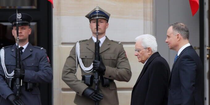 Migranti, Mattarella striglia l’Ue: «Norme preistoriche»