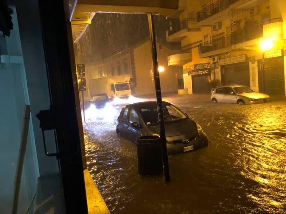 Corigliano Rossano, strade come fiumare dopo il nubifragio