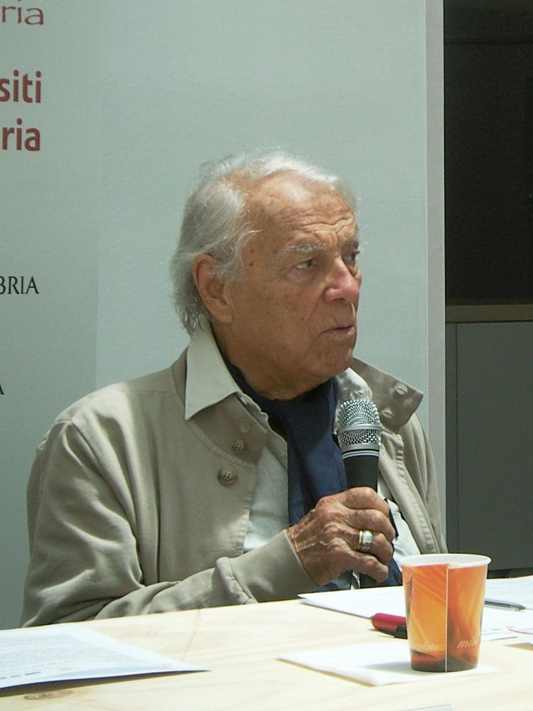 Albertazzi per rilanciare il “Cilea” di Reggio