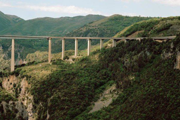 A3, demoliti due viadotti