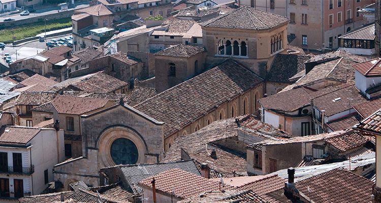 E Occhiuto dà il via all’esproprio delle case abbandonate