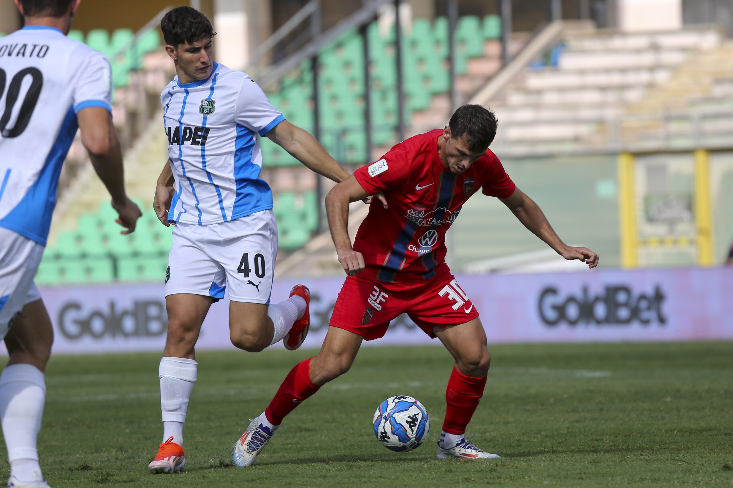 Serie B, il Cosenza perde in casa contro il Sassuolo: decisiva la rete di Laurienté