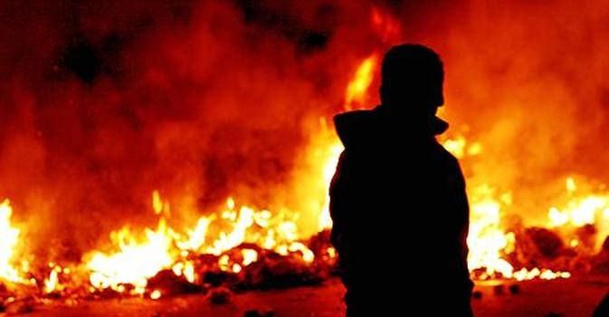 Cento incendi in Calabria (e due piromani denunciati)