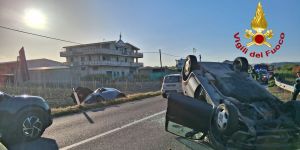 Ennesimo incidente sulla statale 106, un ferito nel tratto crotonese