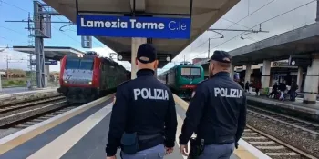 Lamezia Terme, tentano la truffa dell’auto danneggiata e minacciano di morte la vittima: arrestati