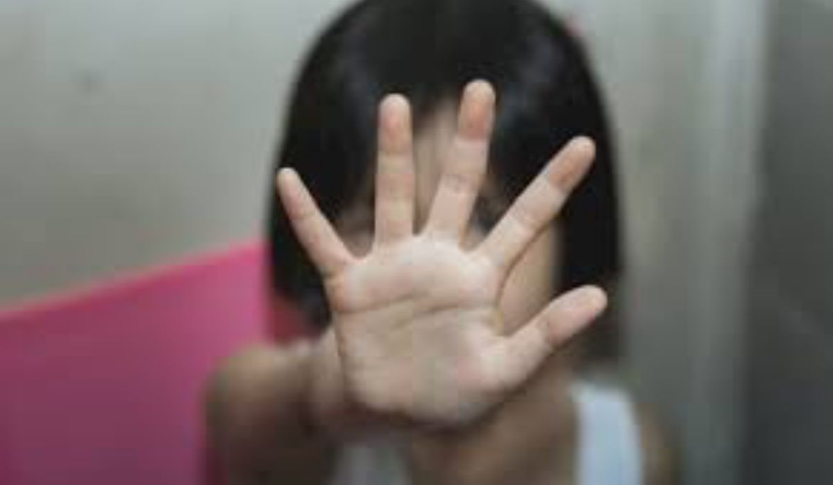 Violenza sessuale sulla figlia 12enne, arrestato un uomo a Cirò Marina