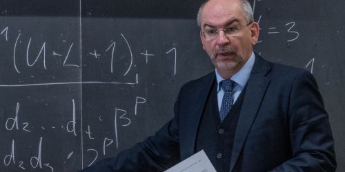 professore-yaroslav-sergeyev