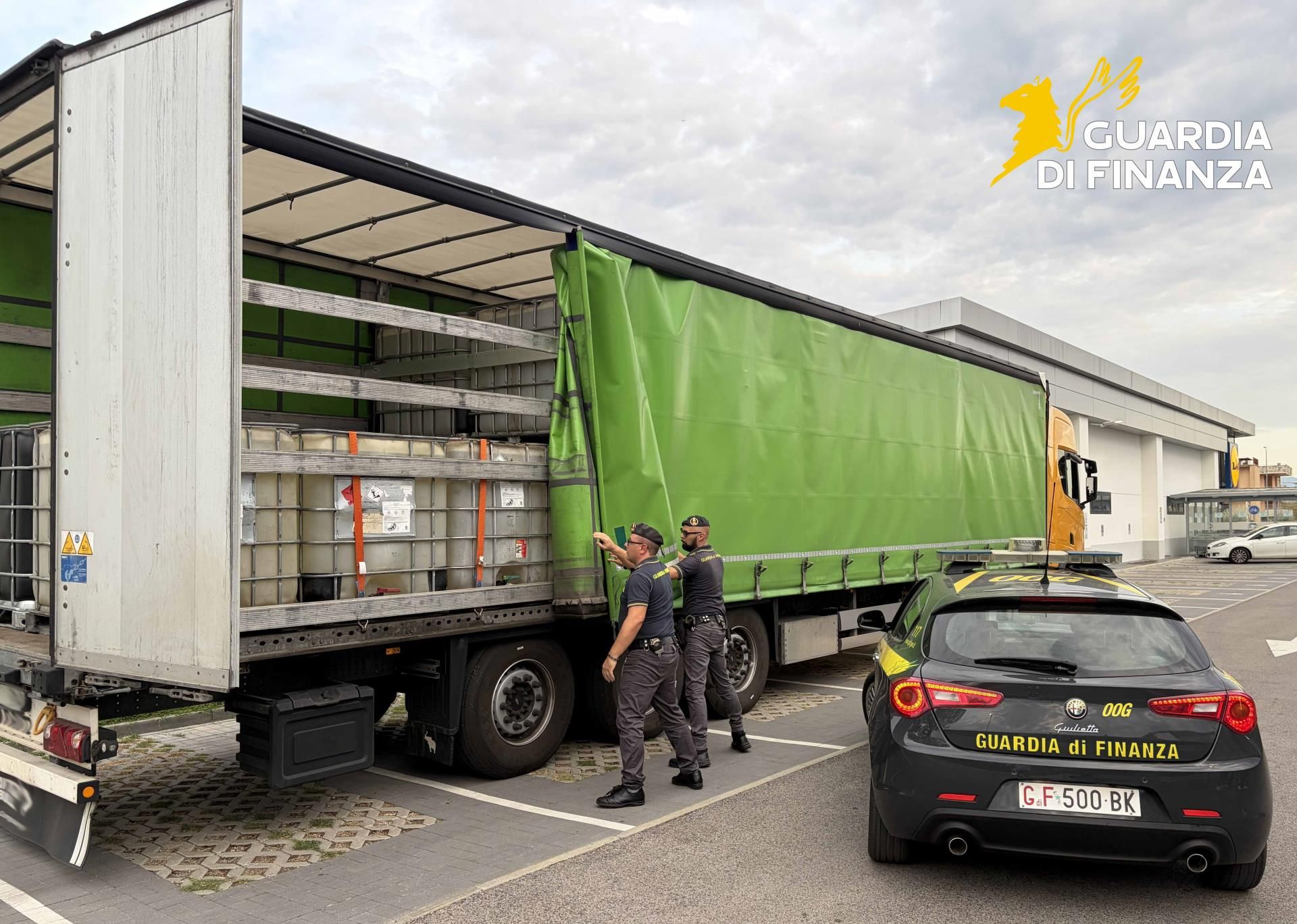 Benzina di contrabbando, sequestrati oltre 30 mila litri – VIDEO