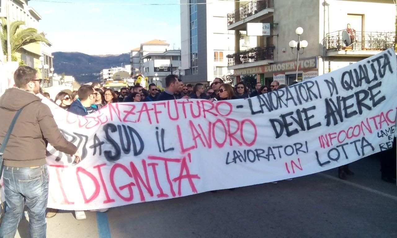 Infocontact, bloccato lo svincolo di Cosenza nord