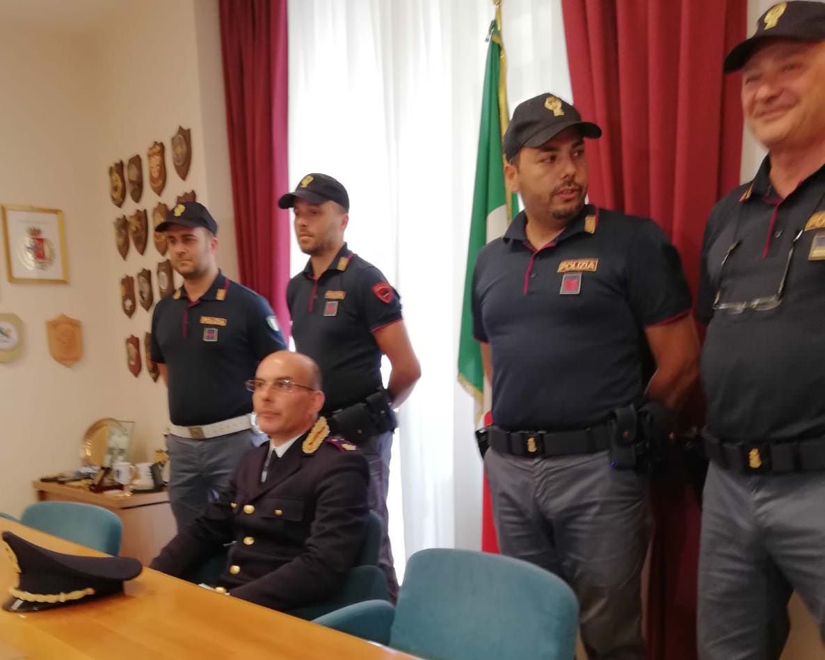 Fermati con 160 chili di botti illegali, 3 arresti a Crotone