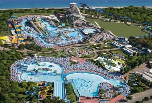 Troppi dubbi sulla fase 2. «Riaprire l'acquapark? Sì, ma con quali regole?»