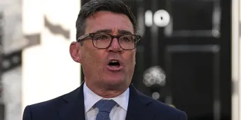 Burnham: «Con me stabilità e sollievo a chi sta peggio»