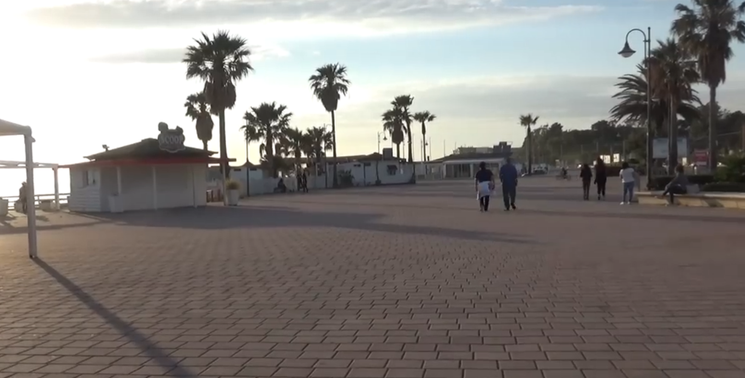 Falerna, rubati i cartelli di divieto d'accesso dei cani alle zone interdette