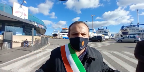 cateno de luca occupa lo stretto