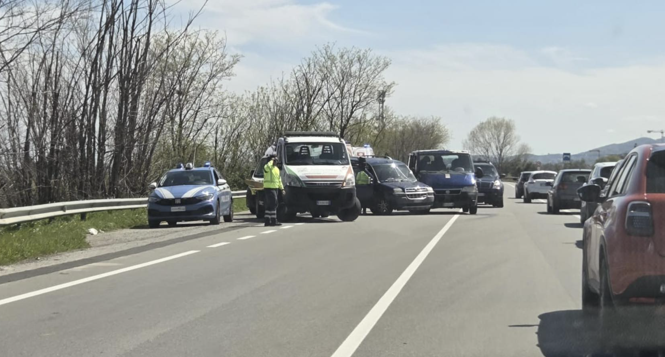 Incidente sulla Statale 106 a Corigliano-Rossano: ci sono feriti gravi