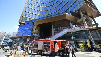 Incendio nel centro di Bruxelles, ci sono morti e dispersi