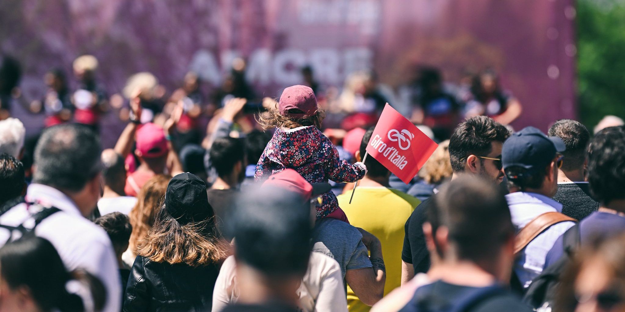Catanzaro saluta il Giro d’Italia con una festa “rosa”: «Tornate presto» – FOTO