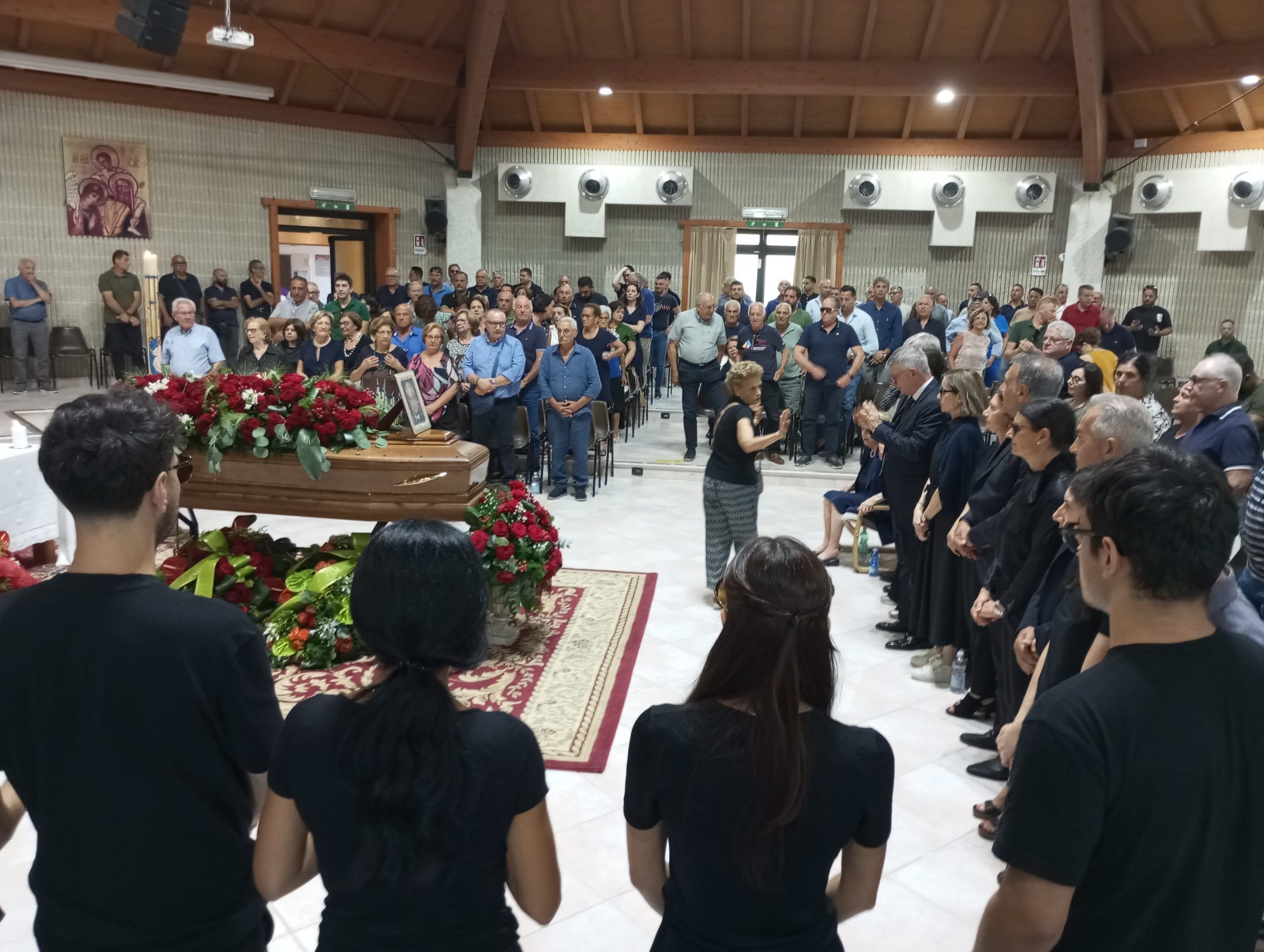 Grande commozione ai funerali di Giuseppe De Masi