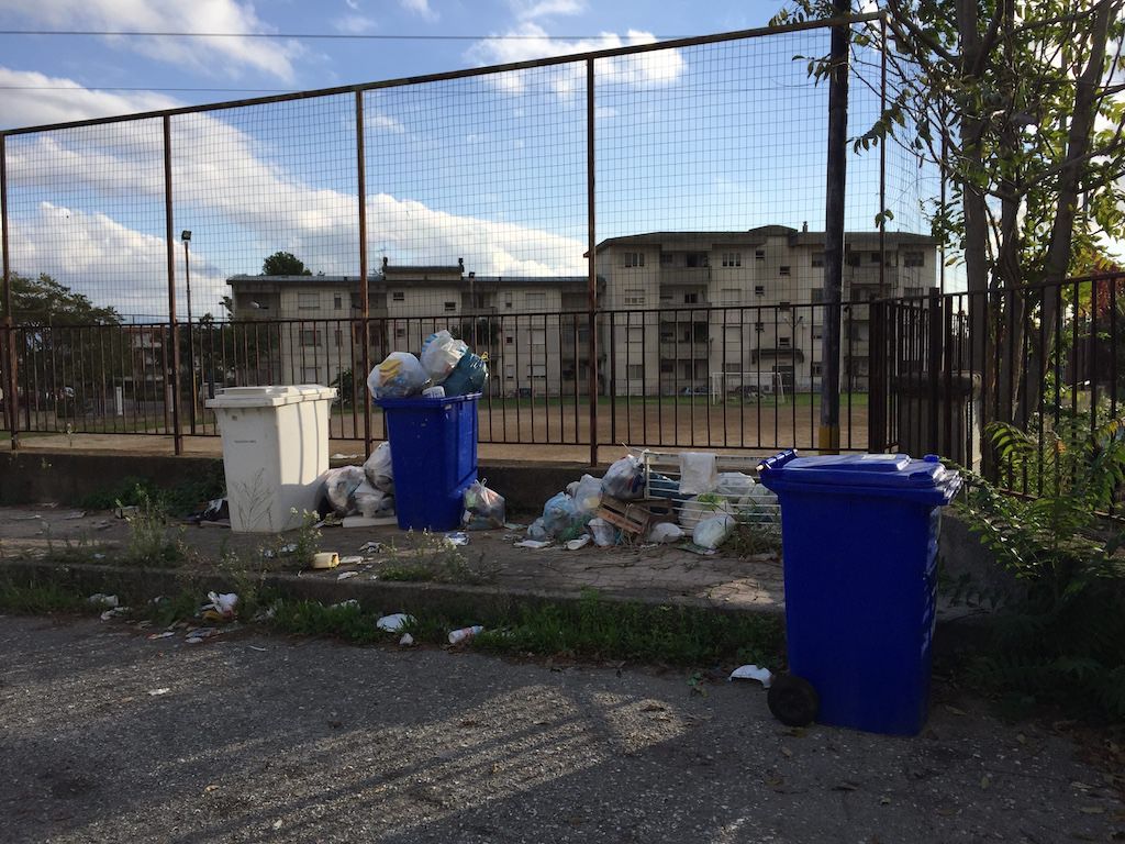 Emergenza rifiuti a Cosenza, Vizza: «Disservizi imputabili alla Regione»