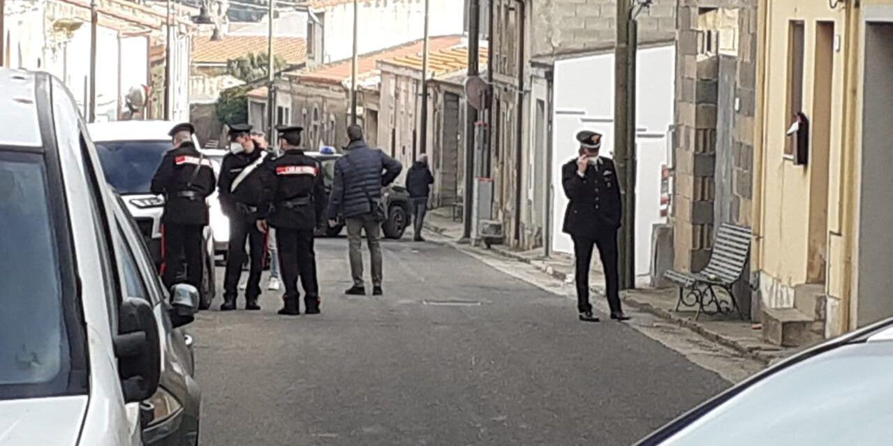 Femminicidio nell’Oristanese, uccide la moglie e chiama il 112